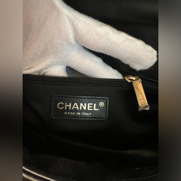 SOLD AUTHENTIC Chanel Medallion Charm Flap Bag ChevronCalfskin Medium - Picture 7 of 10